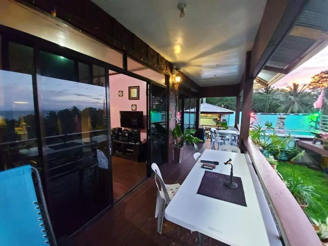 Island Samal Overlooking View House With Swimming Pools San Antonio  エクステリア 写真